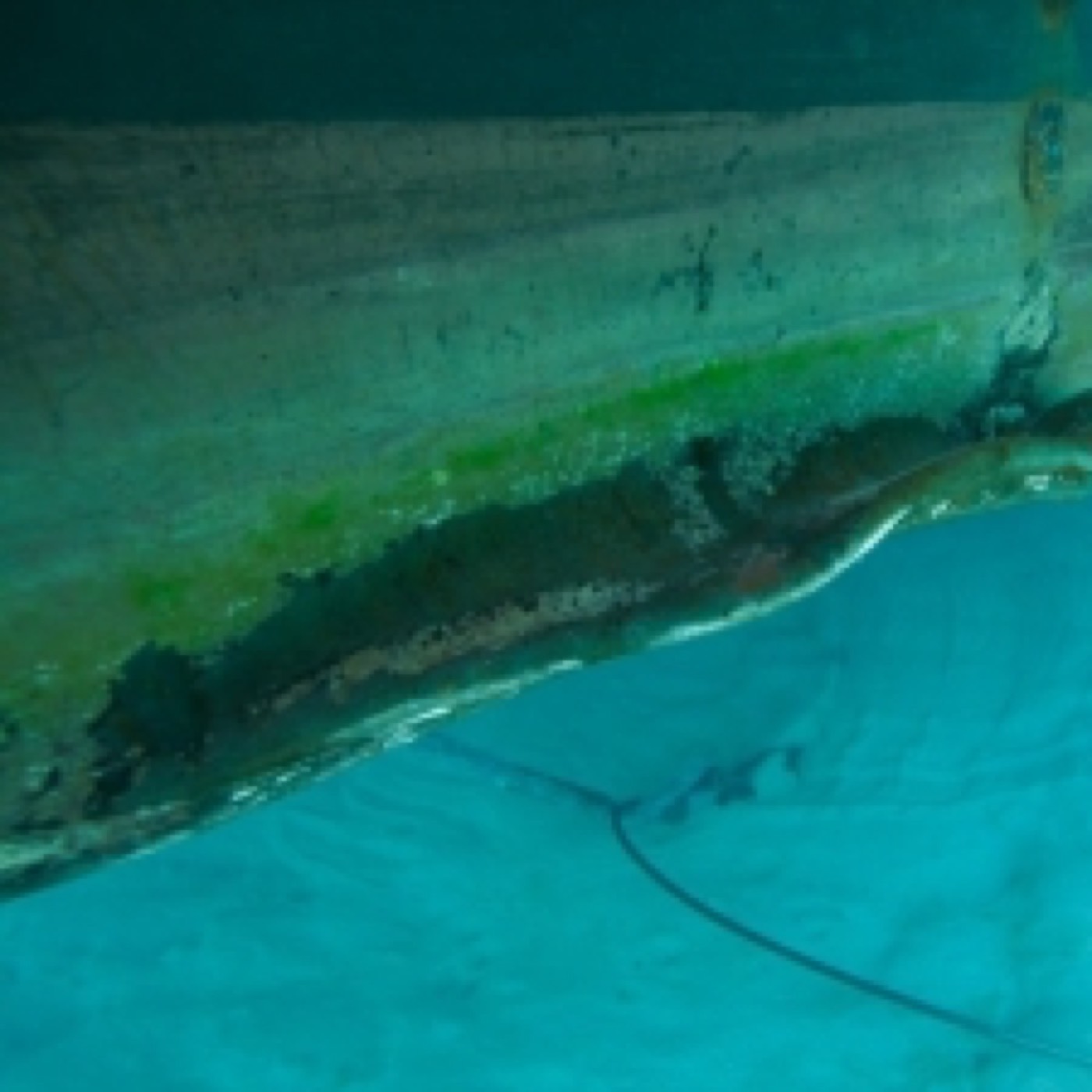 Barge CAPRICORNE et son Remorqueur sur le Récif — ETSM Nouvelle-Calédonie 3