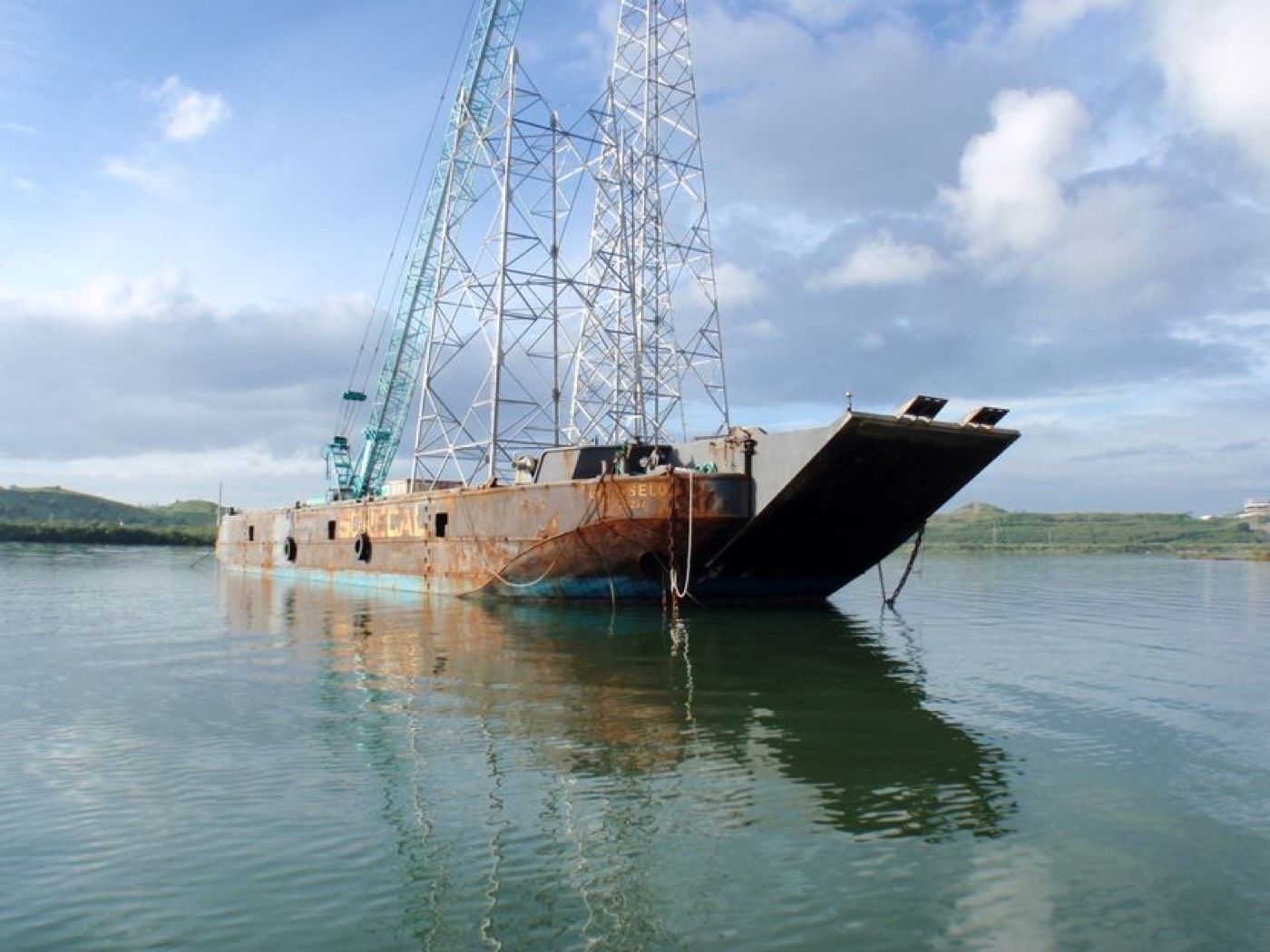 Les pylônes électriques en baie de Dumbéa — ETSM Nouvelle-Calédonie 1