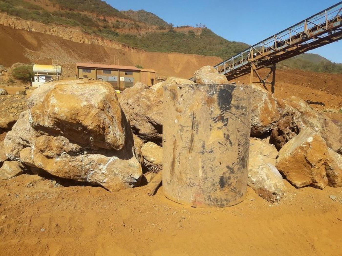 DEROCTAGE & DRAGAGE Air-lift Port de MONEO — ETSM Nouvelle-Calédonie 23