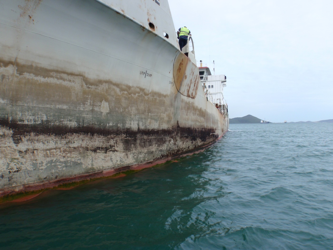 Nettoyage/Carénage des barges de dragage JDN — ETSM Nouvelle-Calédonie 2