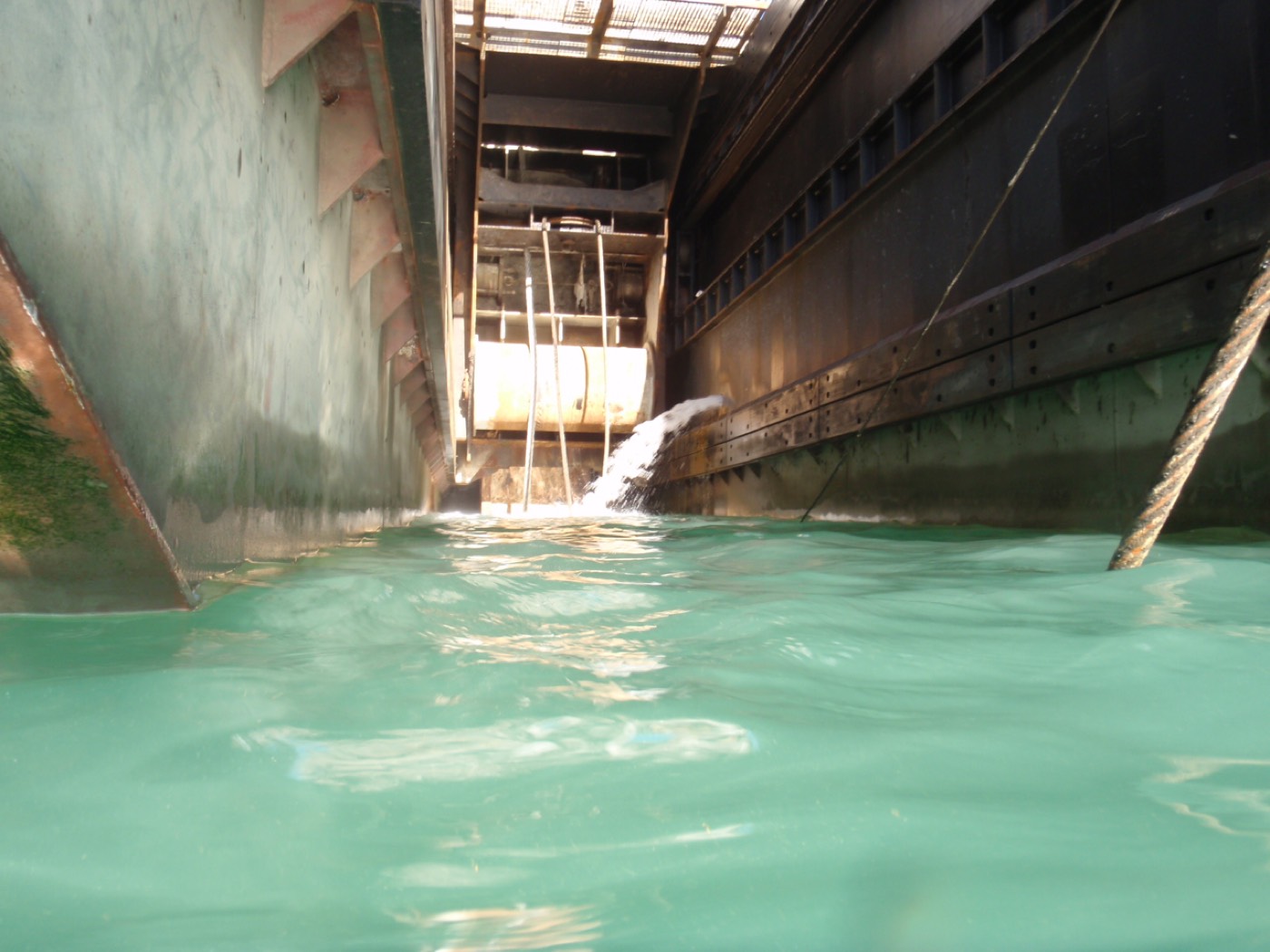 Nettoyage/Carénage des barges de dragage JDN — ETSM Nouvelle-Calédonie 5