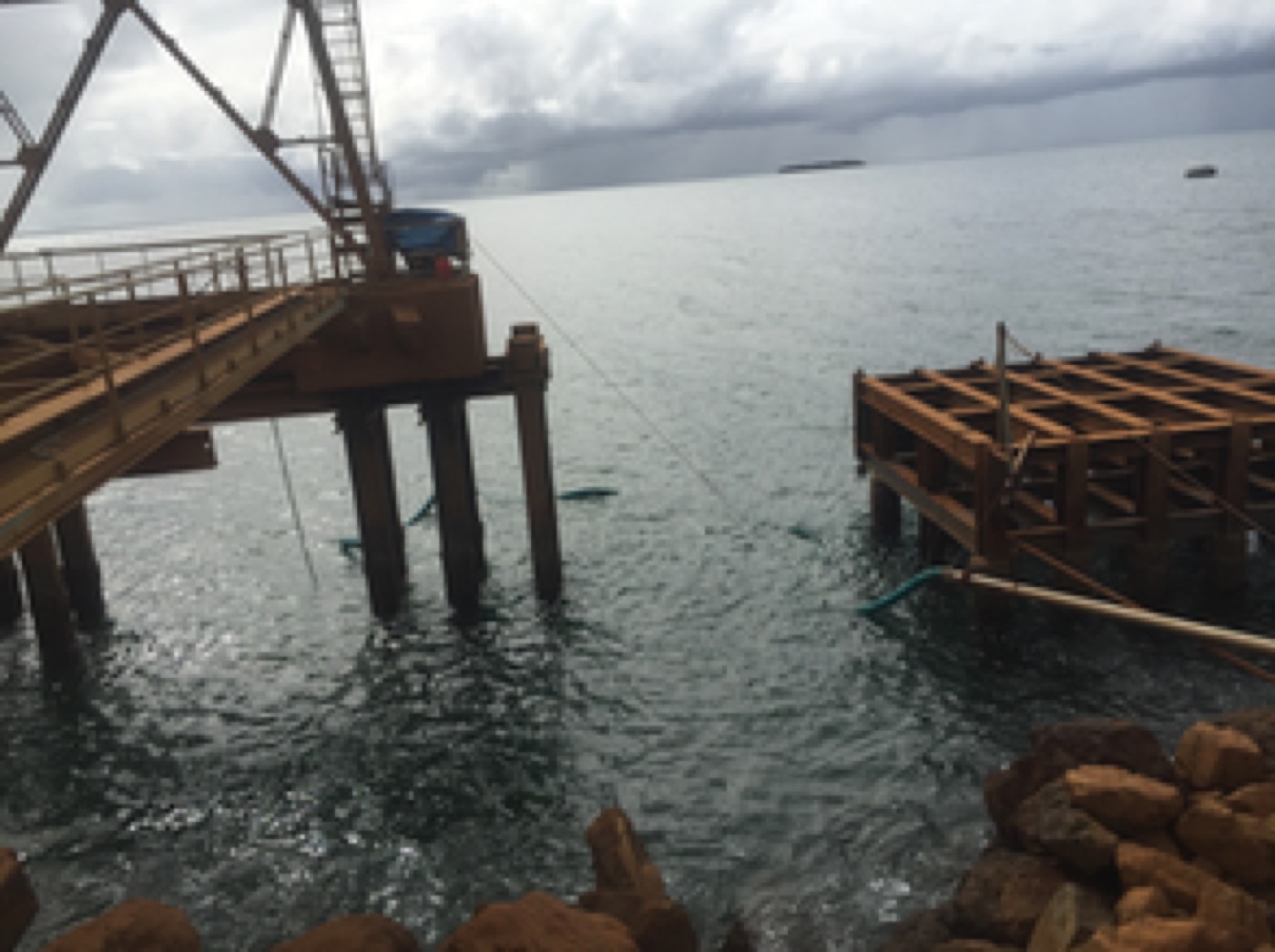 DEROCTAGE & DRAGAGE Air-lift Port de MONEO — ETSM Nouvelle-Calédonie 1
